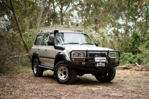  Toyota Land Cruiser VX80 Off Road Snorkel