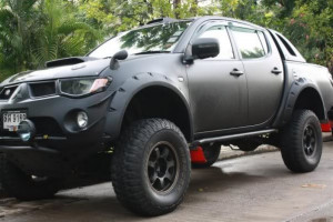  Mitsubishi L200 Dodik 07-14  Seti ABS PLASTİK